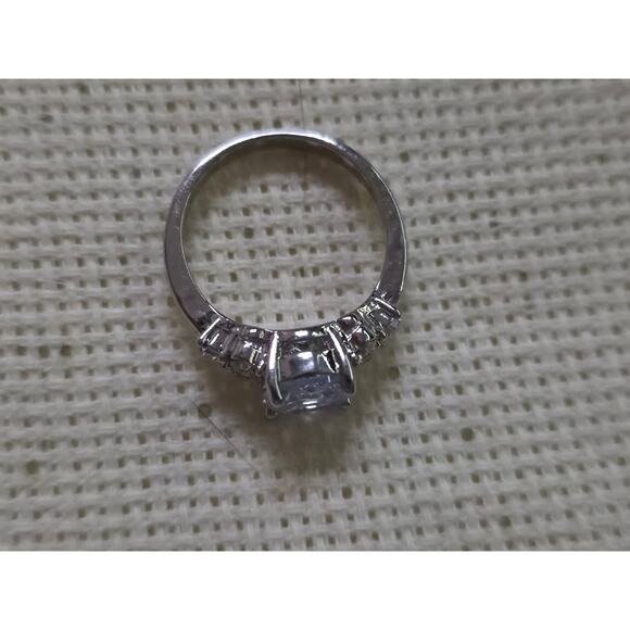 Moissanite Women's Engagement Ring Size 7 Rainbow Sparkle Brilliant Silver tone - Picture 4 of 5